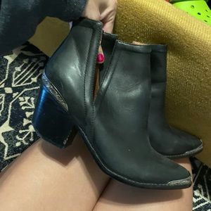 Jeffrey Campbell size 37.5